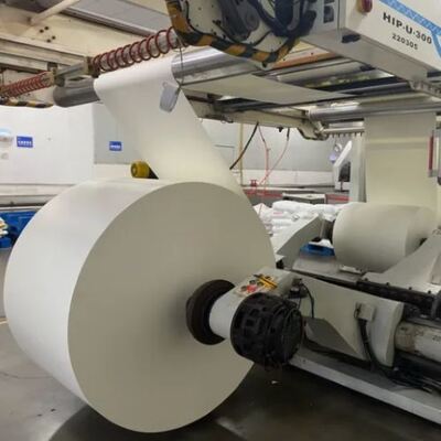 kopen Milieuvriendelijke FSC Gerecyclede Synthetische Papierrollen met PE-coating voor het Maken van Warme en Koude Koffiebekers online manufacture